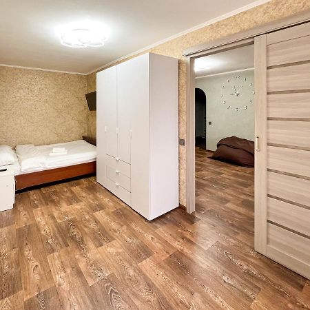 "Domino" 4 Apartments Kharkov Luaran gambar