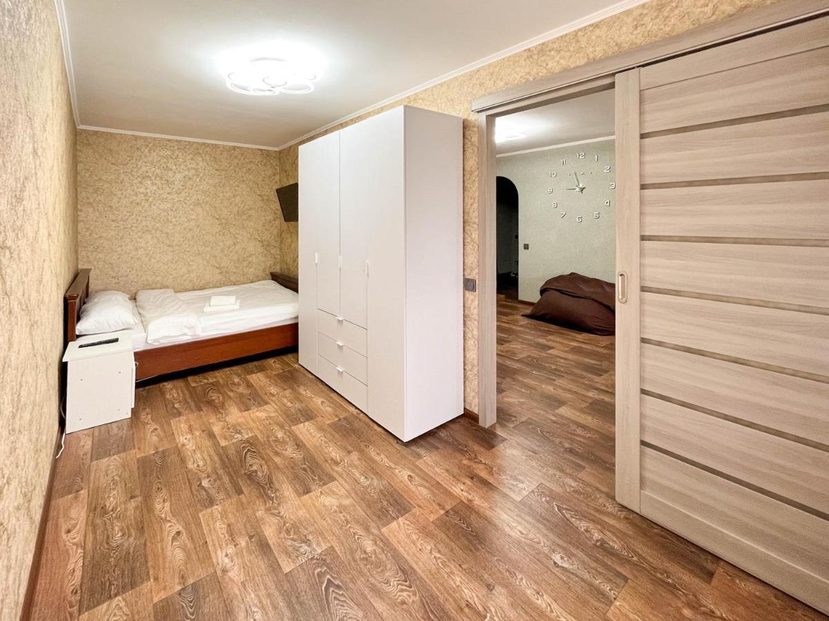 "Domino" 4 Apartments Kharkov Luaran gambar